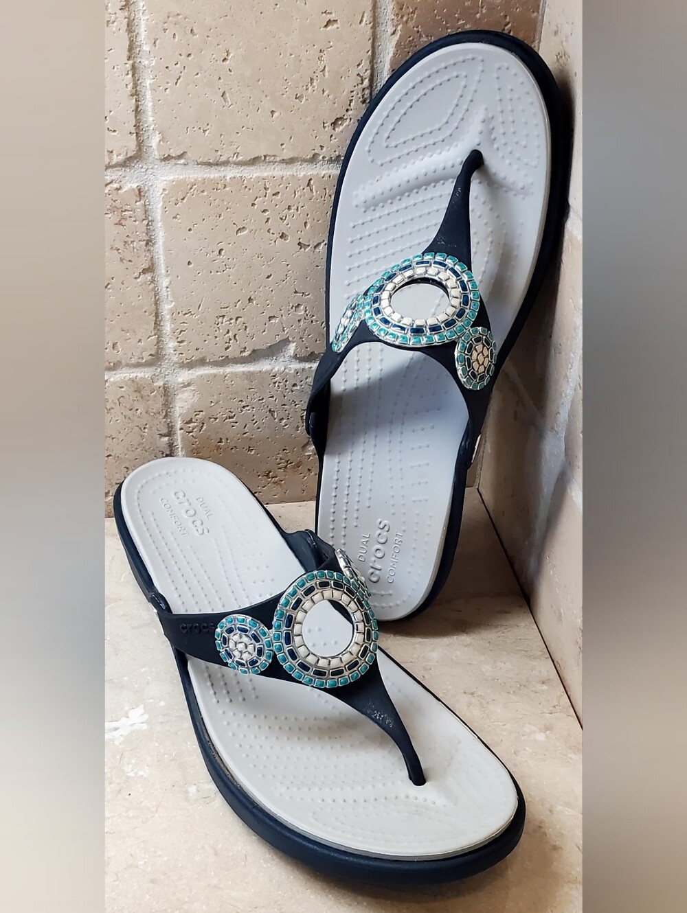 CROCS Navy Sz 10 Thong Sandals with Turquoise and Silver Mosaic Accents
